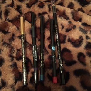 Bundle of lip/eye liners